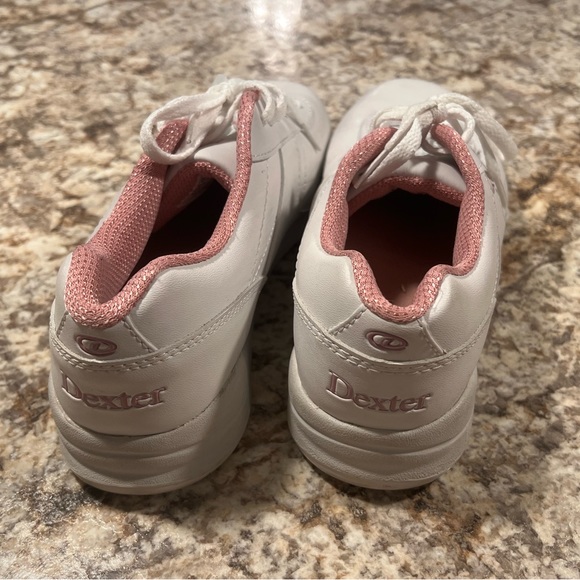 Dexter Women’s White and Pink Bowling Shoes Size 9 - Picture 3 of 9